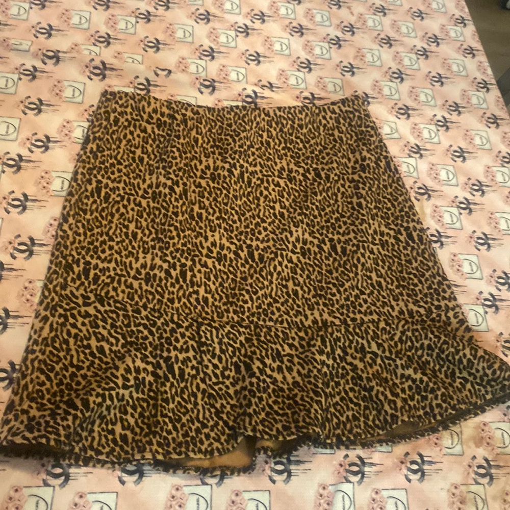Never worn! Nice skirt to show them legs off in!
